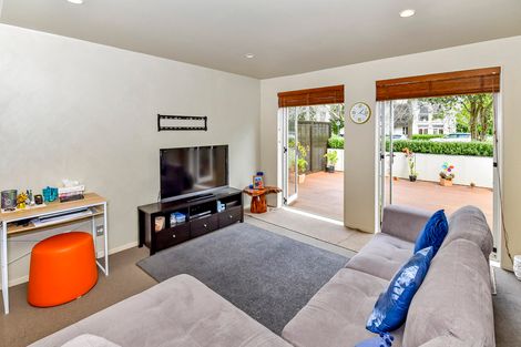 Photo of property in 10 Zabeel Crescent, Takanini, 2112