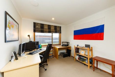 Photo of property in 44 Roberts Line, Kelvin Grove, Palmerston North, 4414
