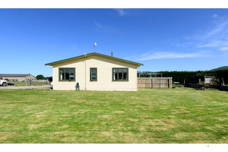 Photo of property in 19 Mount John Road, Waimate, 7977