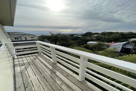 Photo of property in 2/12 Norna Crescent, Kelburn, Wellington, 6012