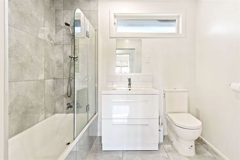 Photo of property in 22 Paton Avenue, Te Atatu South, Auckland, 0610