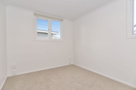 Photo of property in 30 Woodglen Road, Glen Eden, Auckland, 0602