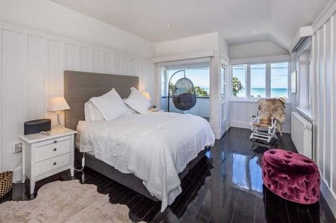 Photo of property in 100 Esplanade, Sumner, Christchurch, 8081