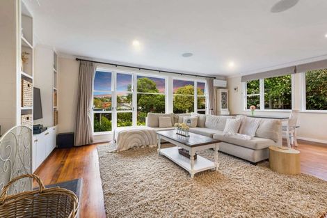 Photo of property in 21 Chartwell Avenue, Glenfield, Auckland, 0629