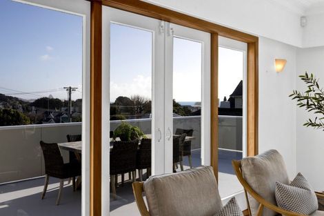 Photo of property in 39 Cameron Street, New Plymouth, 4310