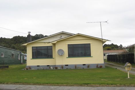 Photo of property in 17 Macdougall Avenue, Dunollie, Runanga, 7803