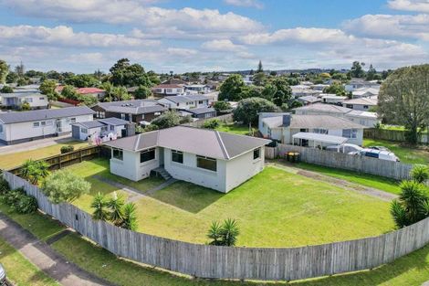 Photo of property in 4 Romney Place, Manurewa, Auckland, 2102