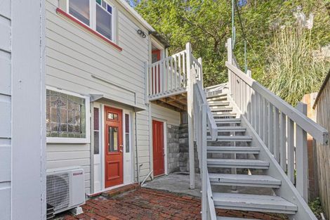 Photo of property in 53 Anzac Parade, Durie Hill, Whanganui, 4500