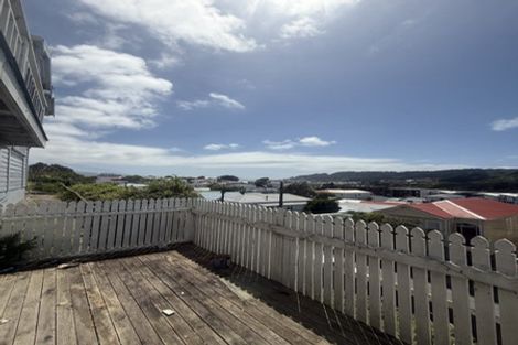 Photo of property in 122 Wallace Street, Mount Cook, Wellington, 6021