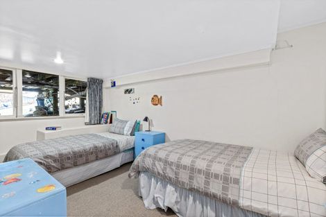 Photo of property in 47 Marine Parade South, Piha, 0772