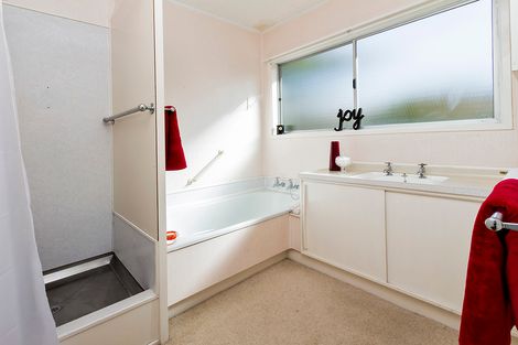 Photo of property in 3/34 Uxbridge Road, Mellons Bay, Auckland, 2014