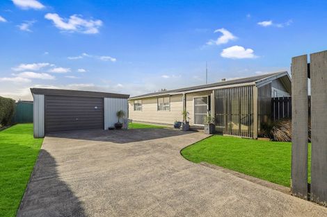 Photo of property in 32 Mahana Road, Ngatea, 3503