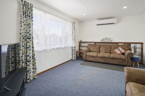 Photo of property in 6 Tararua Terrace, Cloverlea, Palmerston North, 4412