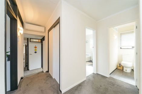 Photo of property in 6 Pukatea Place, Milson, Palmerston North, 4414