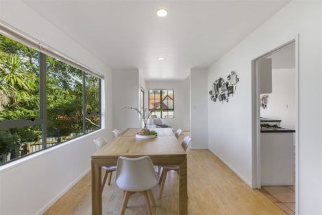 Photo of property in 17 Mandeville Place, Unsworth Heights, Auckland, 0632