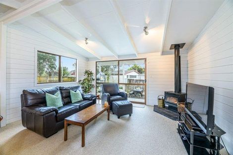 Photo of property in 100 Sturges Road, Henderson, Auckland, 0612