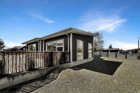 Photo of property in 16 Rhoboro Road, Twizel, 7901