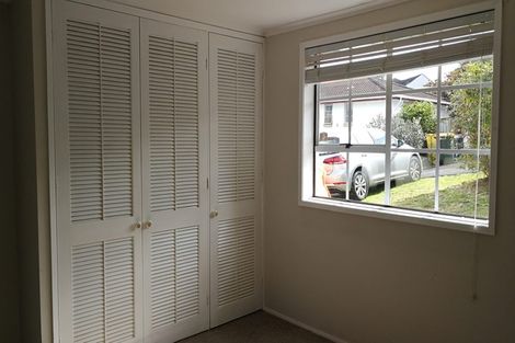 Photo of property in 9/26a Sunnynook Road, Sunnynook, Auckland, 0620