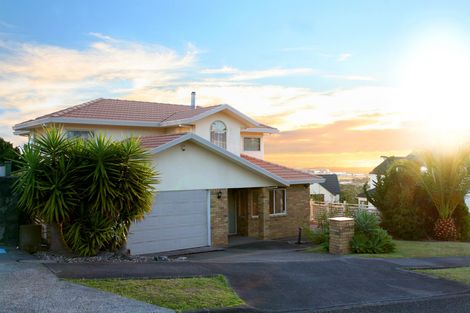 Photo of property in 53 Ribbonwood Crescent, Goodwood Heights, Auckland, 2105