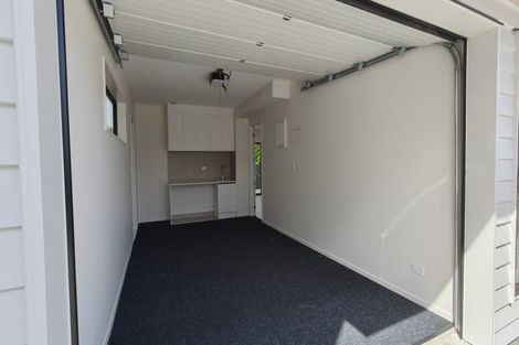 Photo of property in 118 Chivalry Road, Glenfield, Auckland, 0629