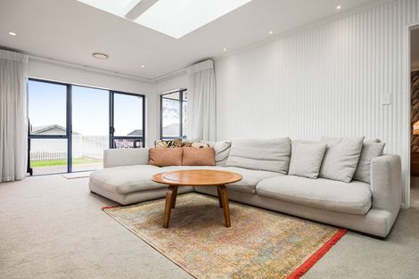 Photo of property in 36 Kath Hopper Drive, Orewa, 0931