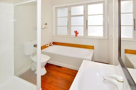 Photo of property in 90 Homebush Road, Khandallah, Wellington, 6035