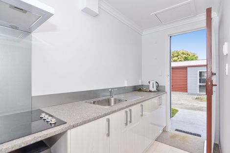 Photo of property in 30 Woodglen Road, Glen Eden, Auckland, 0602