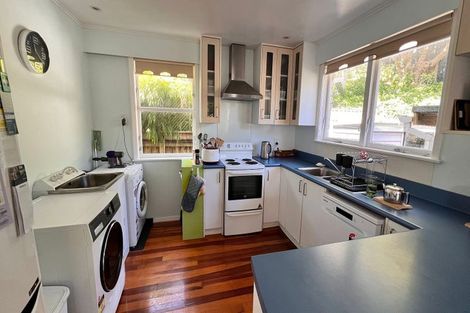 Photo of property in 2/26 Tawa Street, Eastbourne, Lower Hutt, 5013