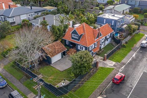 Photo of property in 1/38a Norwood Road, Bayswater, Auckland, 0622