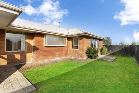 Photo of property in 267a Lake Terrace Road, Shirley, Christchurch, 8061
