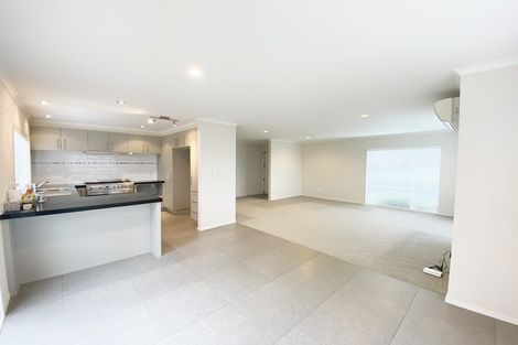Photo of property in 33 Kensway Drive, Flat Bush, Auckland, 2016