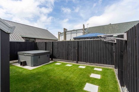 Photo of property in 60b Mcfaddens Road, St Albans, Christchurch, 8052
