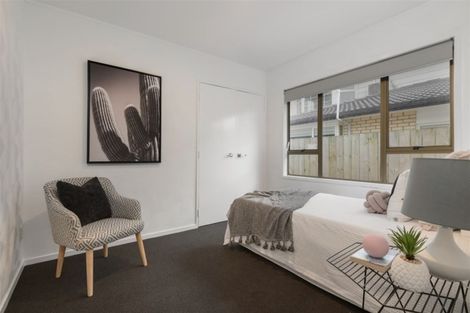 Photo of property in 85 Sunderlands Road, Bucklands Beach, Auckland, 2012