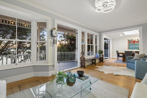 Photo of property in 36 Queen Street, Northcote Point, Auckland, 0627