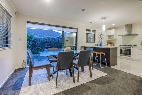 Photo of property in 106b Simpson Road, Henderson Valley, Auckland, 0614