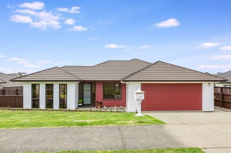 Photo of property in 17 Tongariro Drive, Aotea, Porirua, 5024