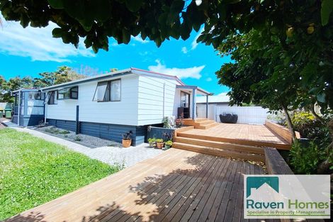 Photo of property in 1/14 Gleneagles Grove, Wattle Downs, Auckland, 2103