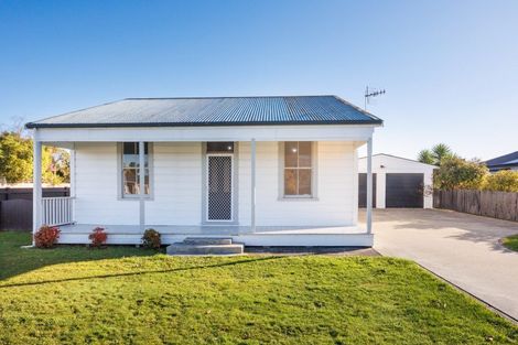 Photo of property in 16 Queen Street, Feilding, 4702