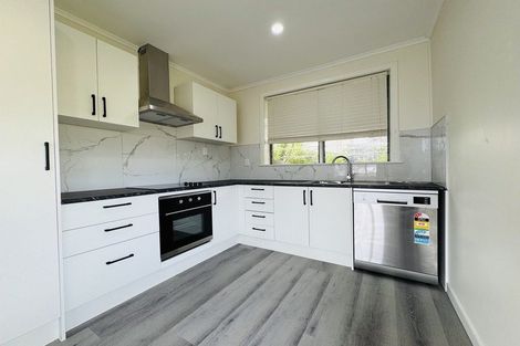 Photo of property in 75 Awaroa Road, Sunnyvale, Auckland, 0612