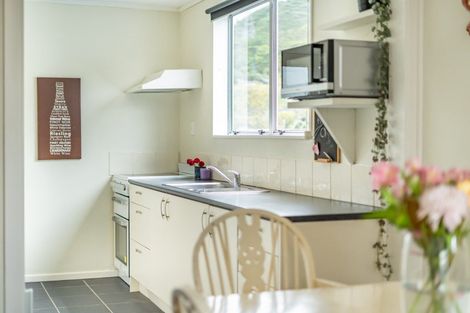 Photo of property in 1/32 Hartford Crescent, Totara Park, Upper Hutt, 5018