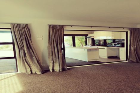 Photo of property in 977 Whangaparaoa Road, Tindalls Beach, Whangaparaoa, 0930