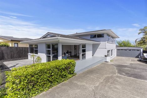Photo of property in 24 Gulf Crest, Bucklands Beach, Auckland, 2012