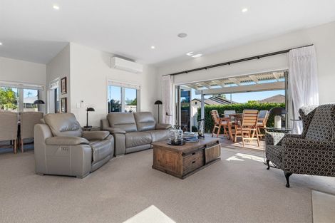 Photo of property in 7 The Glade, Papamoa Beach, Papamoa, 3118