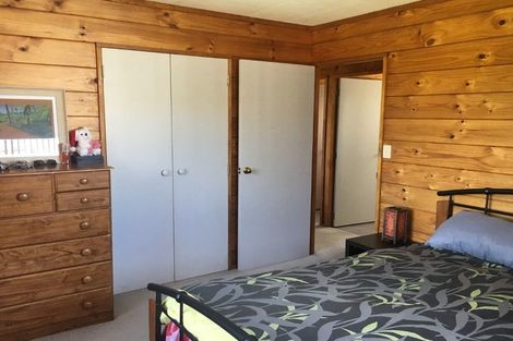 Photo of property in 36 Meadowvale Rise, Titirangi, Auckland, 0604