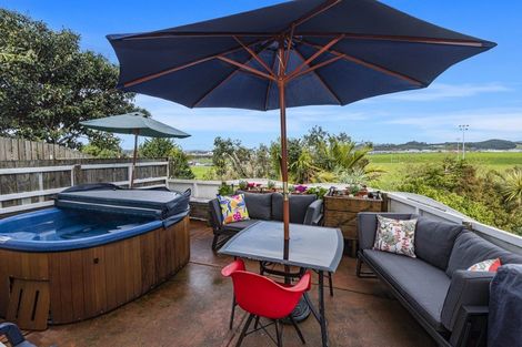 Photo of property in 10 Tanekaha Drive, Parahaki, Whangarei, 0112