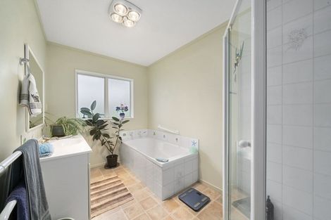 Photo of property in 35 Wood Leigh, Paraparaumu Beach, Paraparaumu, 5032