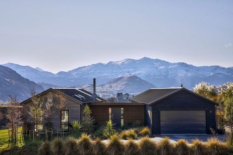 Photo of property in 7 Rabbiters Drive, Jacks Point, Queenstown, 9371