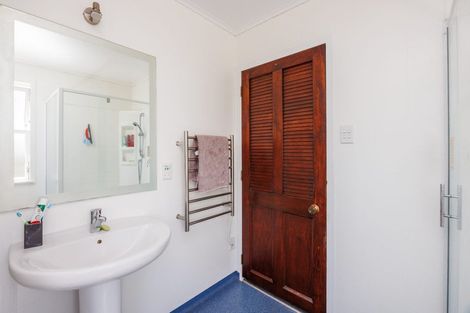 Photo of property in 76 Ruamahanga Crescent, Terrace End, Palmerston North, 4410