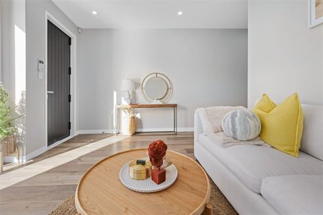 Photo of property in 14 Pohewa Road, Silverdale, 0932