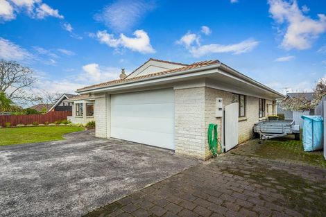Photo of property in 15 Tatyana Place, Massey, Auckland, 0614